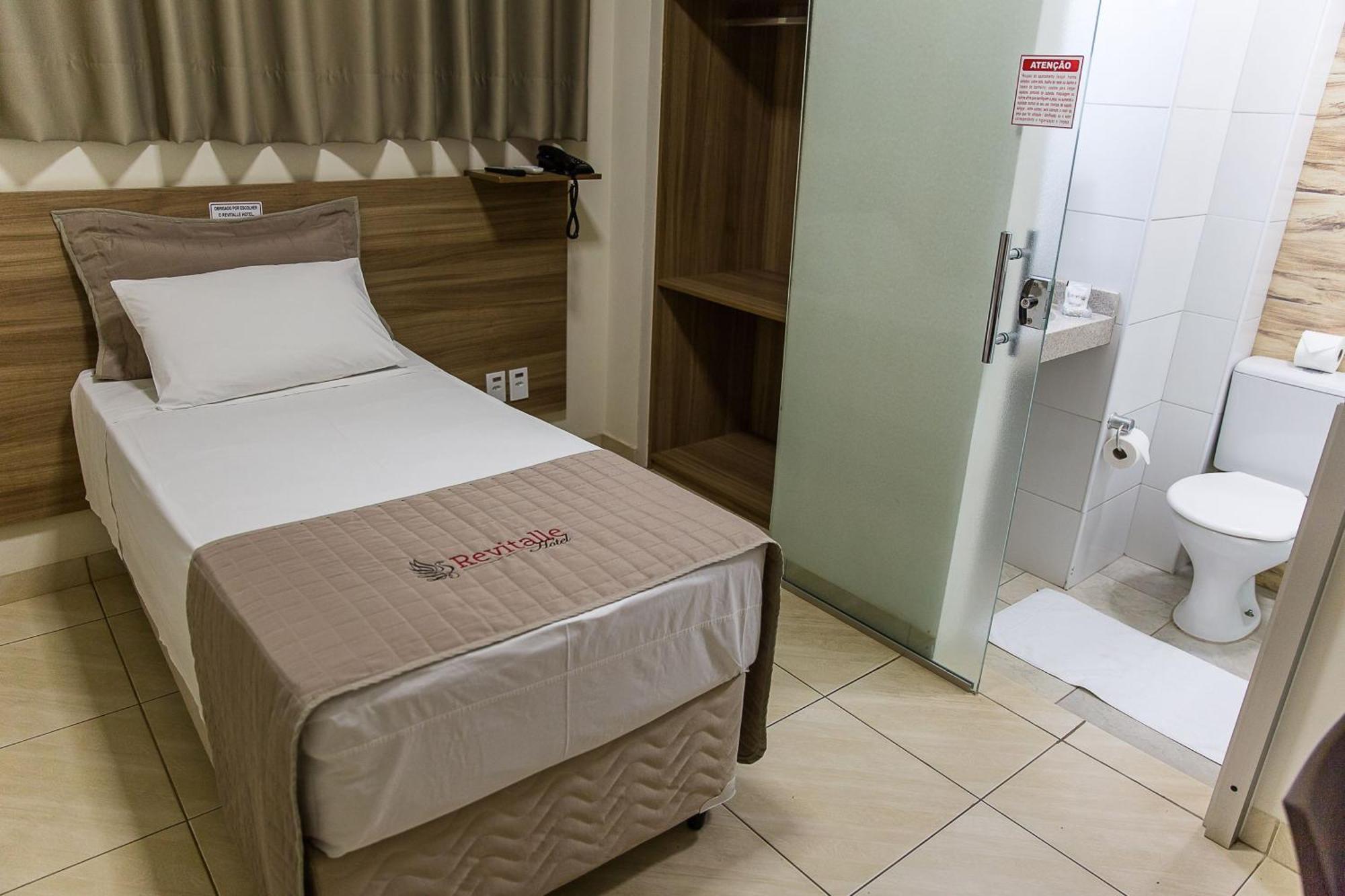 Revitalle Hotel ボトゥポランガ エクステリア 写真